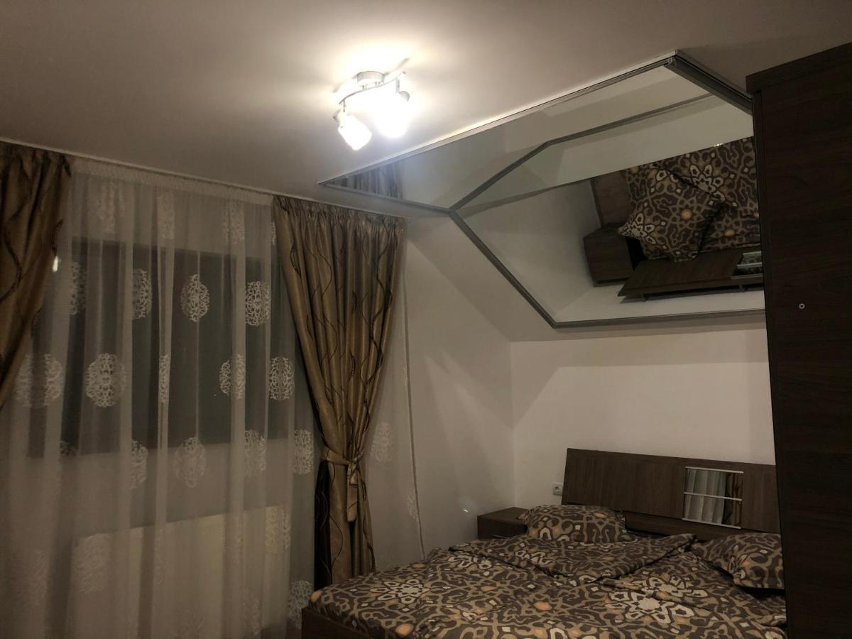New House Hotel Curtea De Arges Bagian luar foto