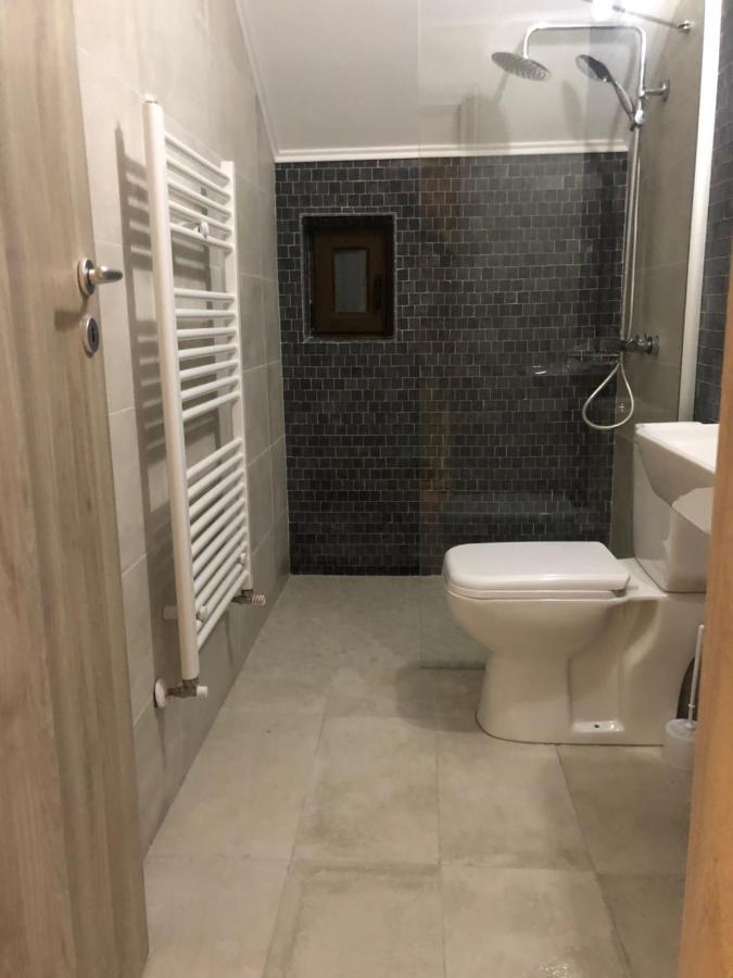 New House Hotel Curtea De Arges Bagian luar foto